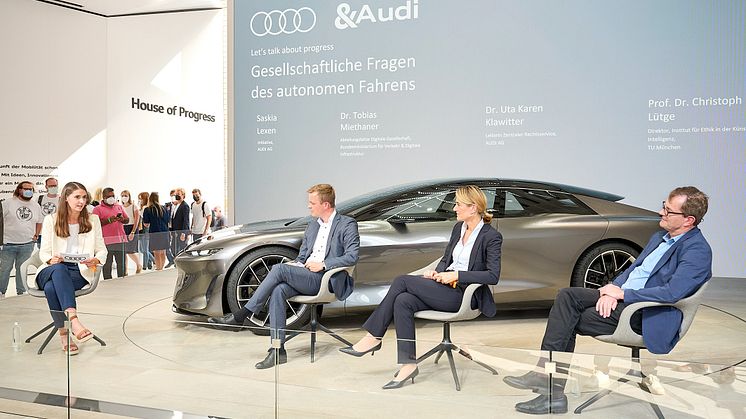 Den samfundsmæssige betydning af selvkørende biler diskuteres med eksperter på IAA