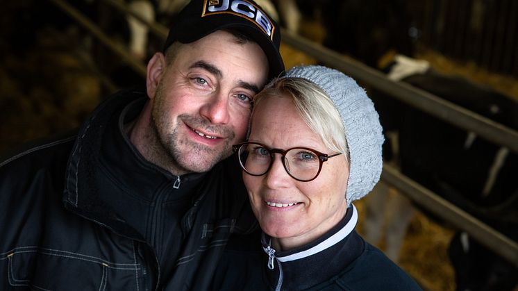 – Att vara mjölkbonde är en utmaning men samtidigt väldigt utvecklande. Att jobba mot tydliga mål och fokusera på det som man kan påverka är viktiga faktorer säger Alexandra o Andreas.