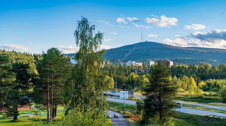 Gällivare - vy mot Repisvaara och Dundret från Kvarnbacken. Foto Gällivare kommun