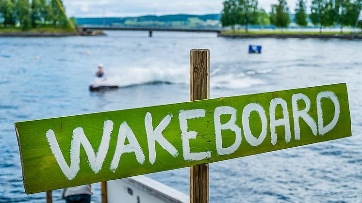 Destination Östersund köper Surfbuktens wakeboardanläggning och café.