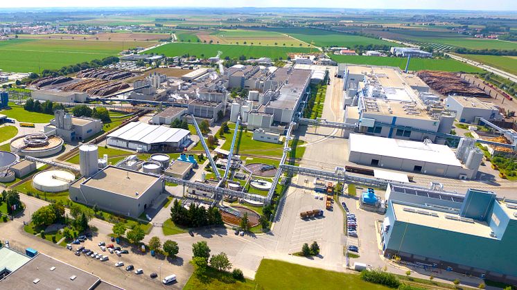 Mehr Strom aus dem Netz beziehen im Sommer, mehr eigenen Strom ins Netz einspeisen im Winter: Die Papierfabrik von UPM in Plattling ist Reallabor im Projekt InFlexLab. Im Jahresverlauf soll mehr grüner Strom regional genutzt werden.