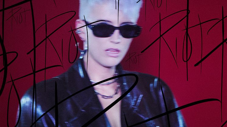 FELIN_omslag_Riot_Foto_Fredrik Etoall.jpg
