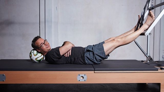 Abbildung Pilates mit Matthias Opdenhövel