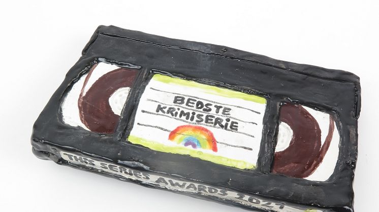 This Series Award 2021_2021_Glazed Paper Clay_Bedste Krimiserie.JPG