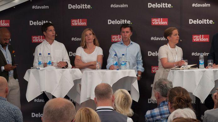 Från vänster på bild: Sam Rihani, Sverigechef på Facebook, Olof Hernell, CDO EQT Partners, Karin Pettersson, Director of Public Policy på Schibsted, Mathias Strand, chefsjurist på Microsoft Västeuropa och Sara Övreby, samhällspolitisk chef på Google.