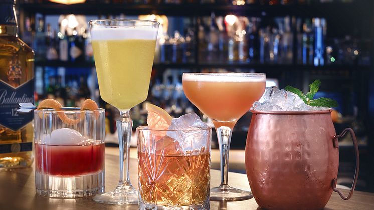 Viele Cocktail Klassiker lassen sich auch ganz ohne Plastikstrohhalm genießen
