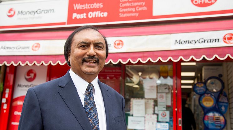 Leicester Postmaster Hemandra ‘H’ Hindocha celebrates 40 years’ Post Office service