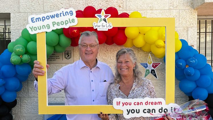 Dan och Christin Olofsson vid lanseringen av Star for Life i Jerusalem.