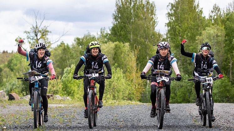 Hotell-VD och alpin skidstjärna tävlar i 70 mil Adventure Race