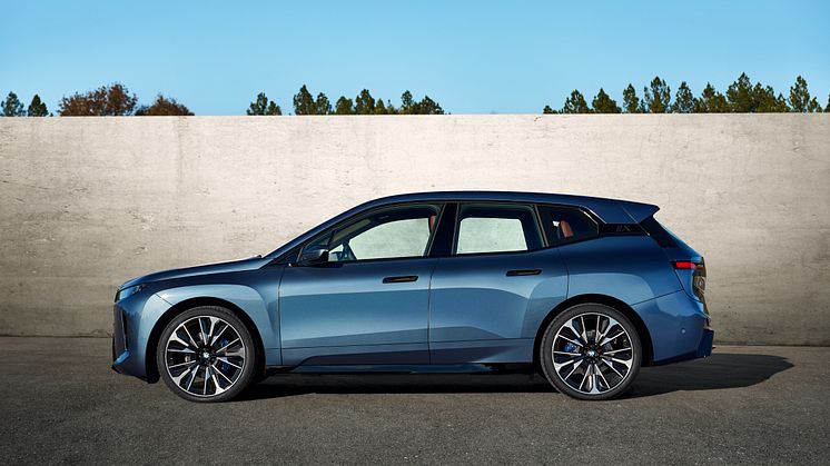 BMW iX