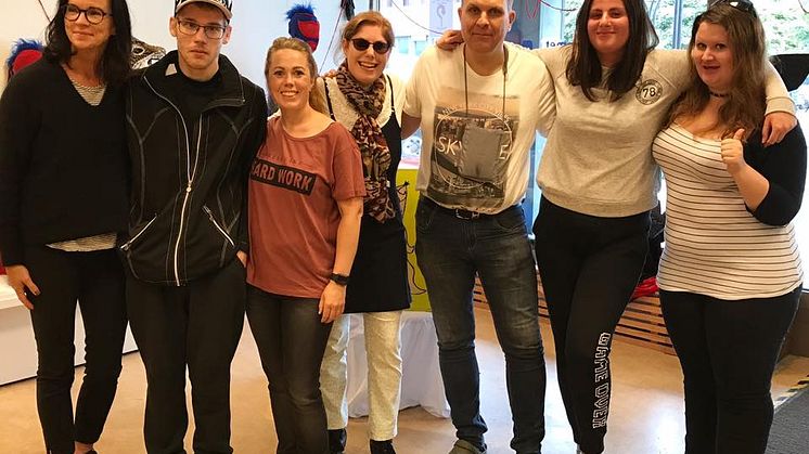 Medlemmar i Ateljé Krut under skaparveckan i Hallsberg