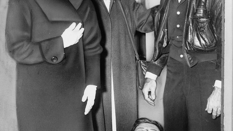 Jack Kennedy lämnar sjukhuset