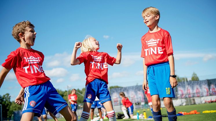 TINE viderefører avtalen med NFF, og tusenvis av barn i hele Norge er sikret nye sesonger med TINE Fotballskole