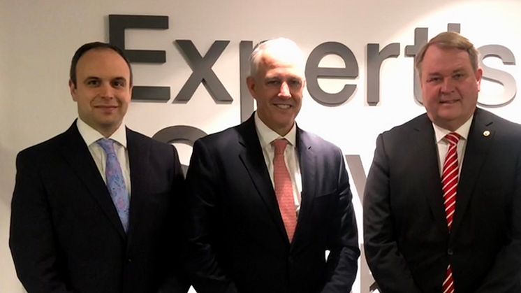 Från vänster: Davoud Amel-Azizpour CFO Colliers International EMEA, Chris McLernon CEO Colliers International EMEA, Dan Törnsten CEO Colliers International Sverige.