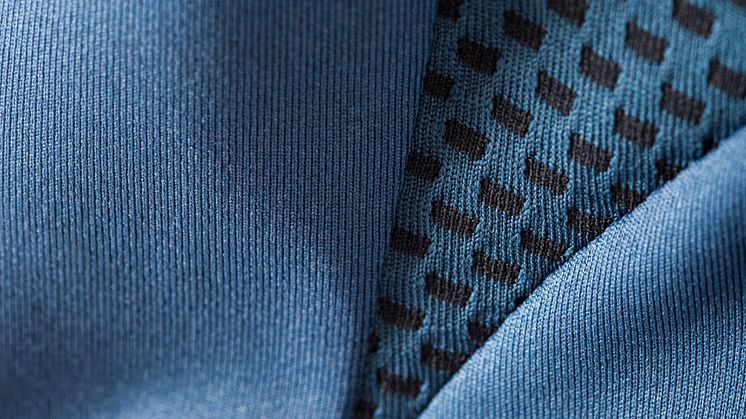 Focus cool sleeveless (herr) i färgen deep/platinum/vega