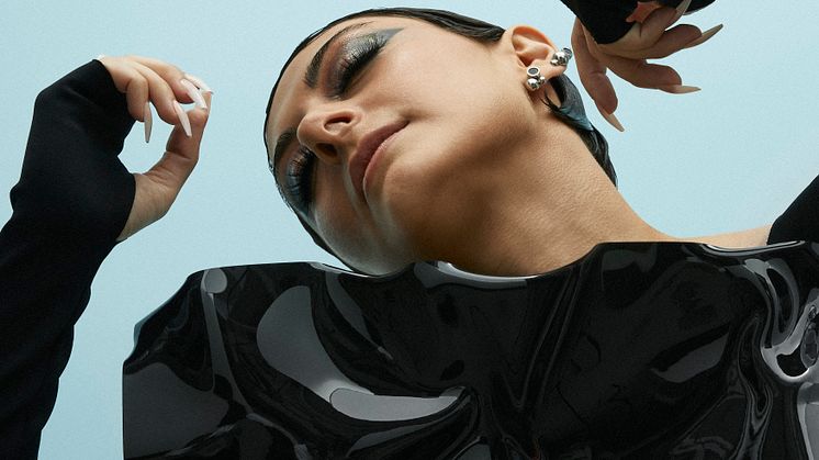 Melanie Wehbe delivers pop anthem by dint of finding self-esteem.