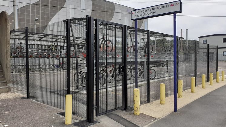 Luton station cycle parking: east side
