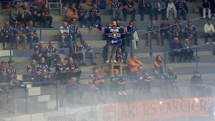 Publiken tillbaka vid SHL säsongsupptakt i Vida Arena