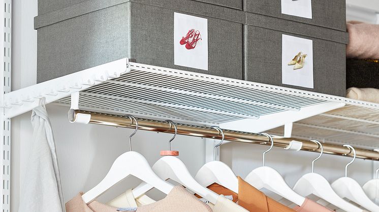 Elfa-garderobe-innredning-soverom-sesongoppbevaring-sko