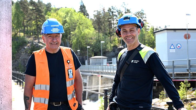 Dag Natedal fra Grenland Sportsfiskere og Sverre Revhaug fra Akershus Energi - Skien Kraftproduksjon.jpg