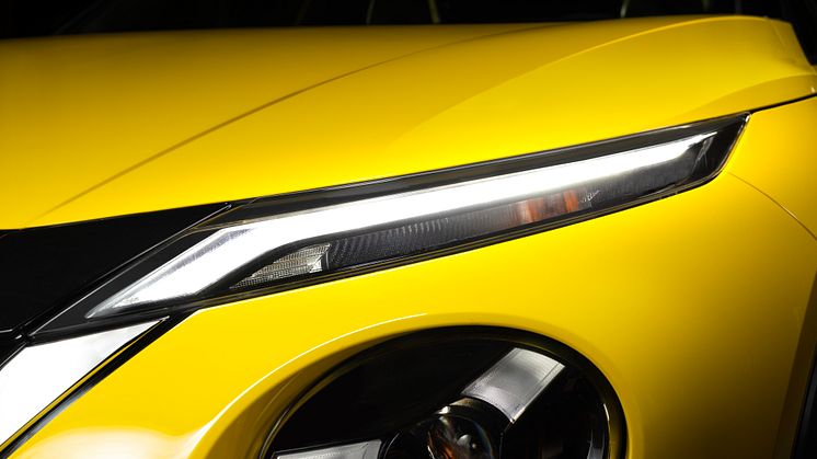 JUKE MC 2024 - Exterior _ iconic yellow body color - N-Sport - headlamp detail.jpg