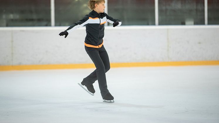 HOLIDAY ON ICE ACADEMY Sommercamp Leon Rojkov Berlin