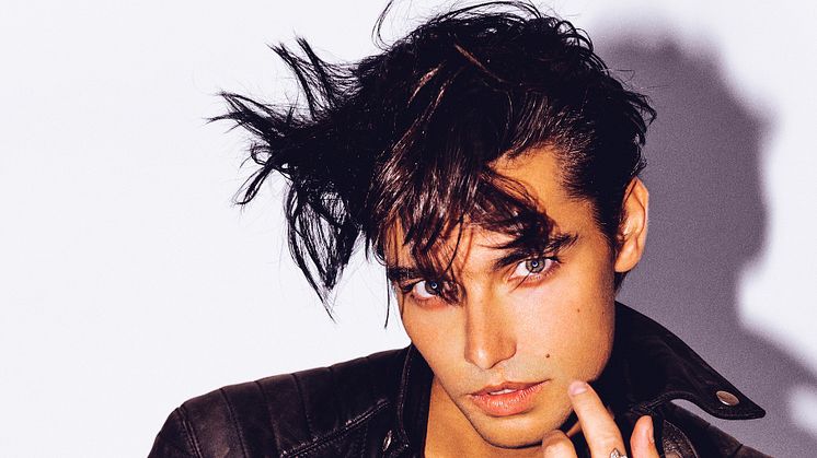 Ny poplåt signerad Anton Ewald "DeLorean" ute nu!