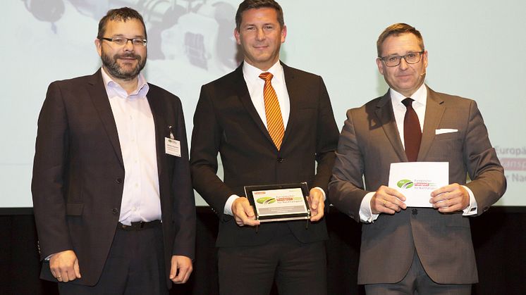 Von links nach rechts: Andreas Schumann, Vorstand Bundesverband der Kurier-, Express- und Paketdienstleister e.V.. Markus Schell, Persönlich haftender Gesellschafter BPW, Bert Brandenburg, Geschäftsführer Huss Verlag