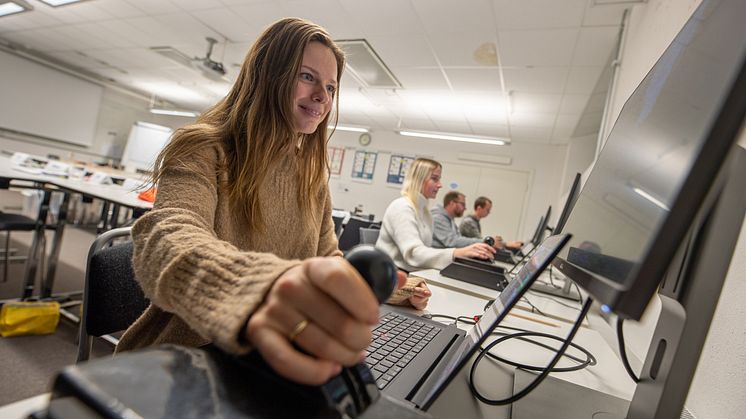 SJs lokförarelever får bland annat lära sig att köra tåg med hjälp av en simulator. 