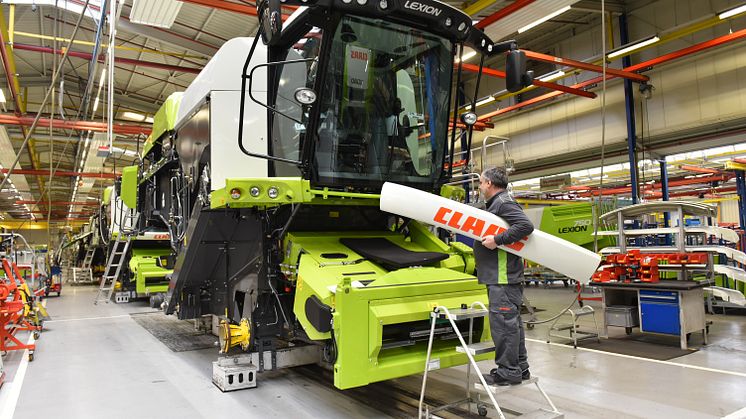 390365 LEXION production in Harsewinkel
