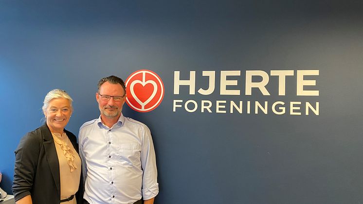 Skipper Jan Ole Kristensen and the ‘Esvagt Cantana’-crew has donated the 25,000 kroner from the Maritime Award 2021 to the Danish Heart Association. The crew received the award for giving CPR for 104 minutes to a colleague.