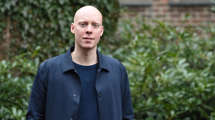 Emil Svensson arbetar som handläggare på Barnfondens givarservice och som kommunikatör med särskilt fokus på sociala medier.