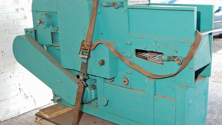 EM02 13 Tobacco processing machine