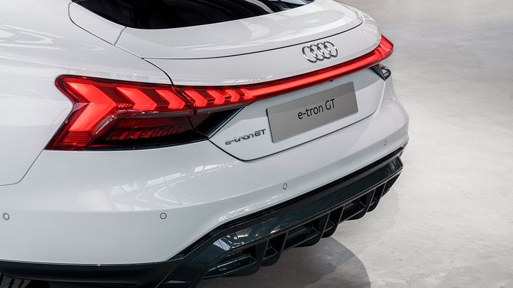 Audi e-tron GT (Gletsjerhvid)