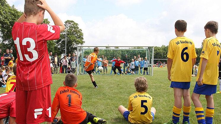 Fussballfest der guten Tat in Rötha