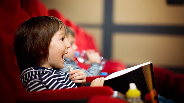Filmkväll och hamburgarbuffé för Barn till Ensamma Mammor på Quality Hotel 11 & Eriksbergshallen (Arkivbild. Foto: iStock)