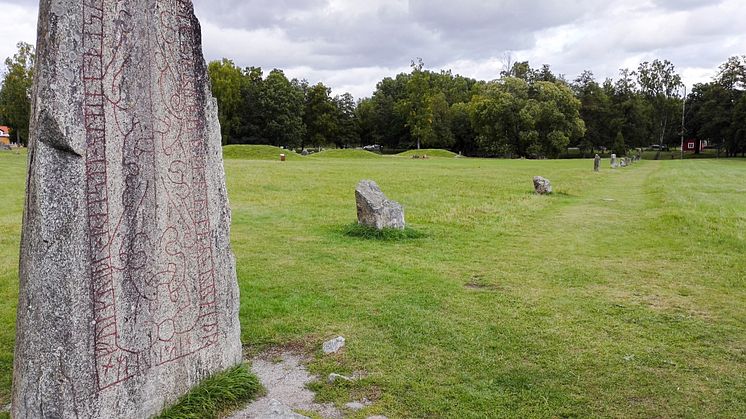 Runsten Anundshög
