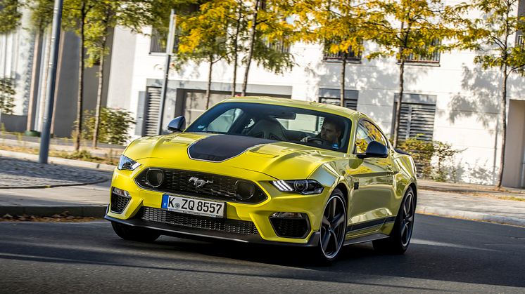 FordMustangMach1_GrabberYellow_016