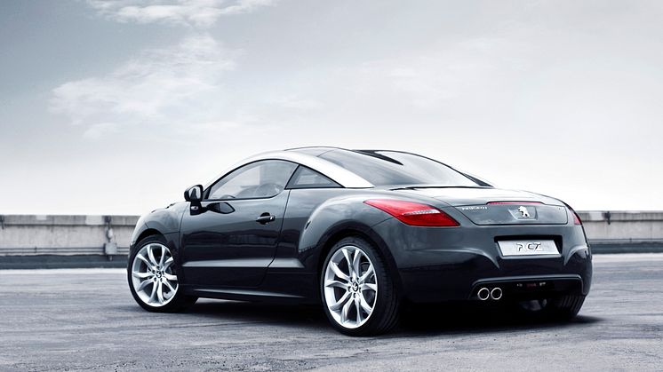 Peugeots sportsmodeller på rollelisten i ”3 DAYS TO KILL” 