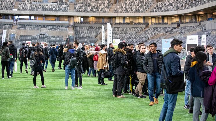 Sommarjobbsmässan den 4 februari 2020 - närmare 1000 ungdomar och 25 företag