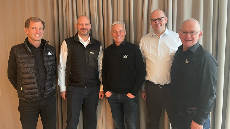 Michael Flood, Jens Karlsten, Fredrik Sölve, Geir Thomas Fossum och Peter Sjögren från 100 % Proffs och Beijer Byggmaterial 