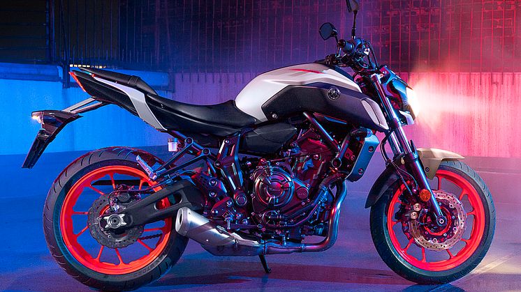 「MT-07 ABS」マットライトグレーメタリック 4