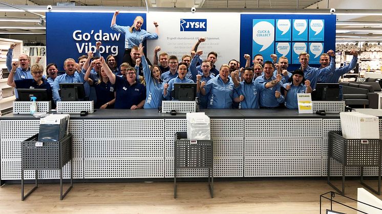 JYSK-teamet i Viborg var klar til at byde kunderne velkommen til den nye butik fra morgenstunden.