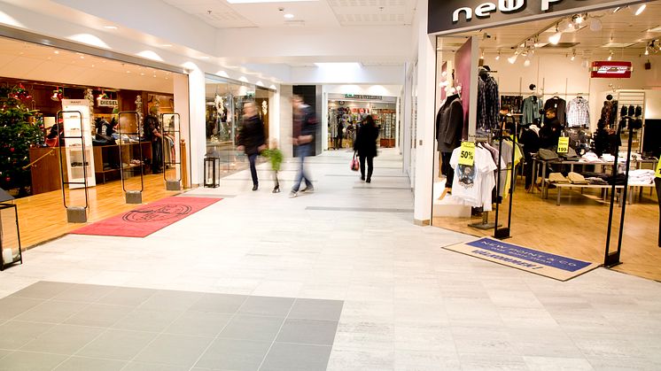 Nyrenoverade Solkatten köpcentrum, Lerum (interiör)