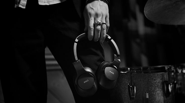 AKG 1