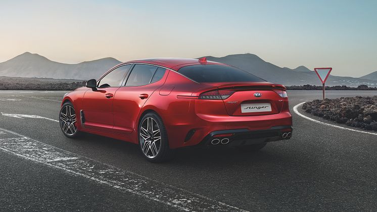 Kia Stinger print-cmyk-3600x2400-stinger-2