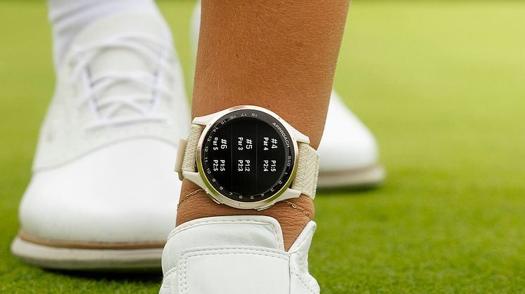 Approach S50, Ivory, wrist.jpg