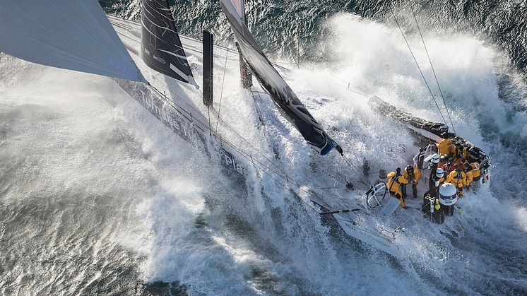 Bluewater vill använda The Ocean Race tävlingen för att, tillsammans med seglare och andra sportintresserade stoppa användandet av plastflaskor för engångsbruk.