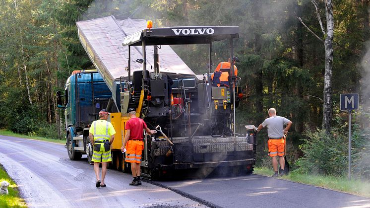 Asfaltläggare Volvo ABG6870 hos Sandahls Grus & Asfalt AB - 1