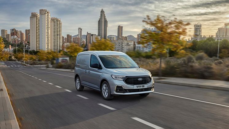 Helt nya Transit Connect PHEV skänker ny förmåga till Sveriges hantverkare